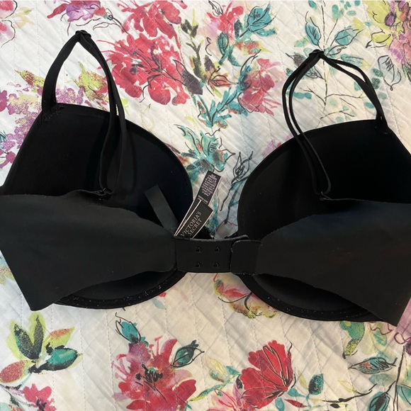 Victoria’s Secret bra - Picture 3 of 3